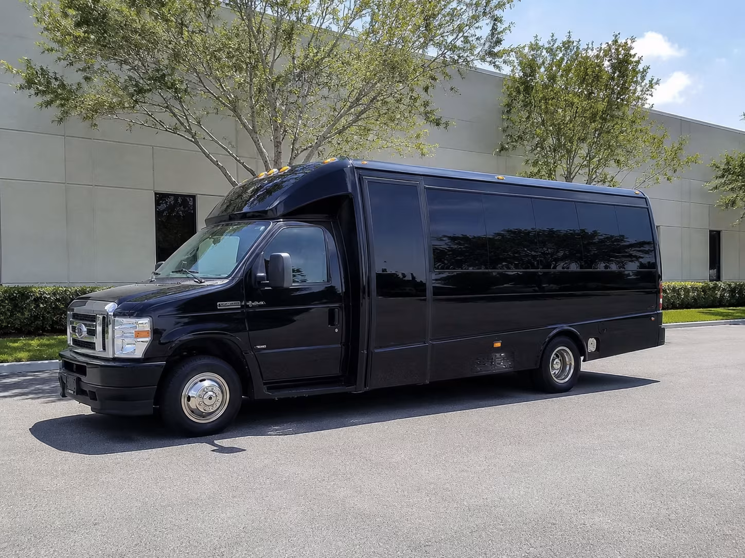 book the perfect ride for your next airport transfer 3