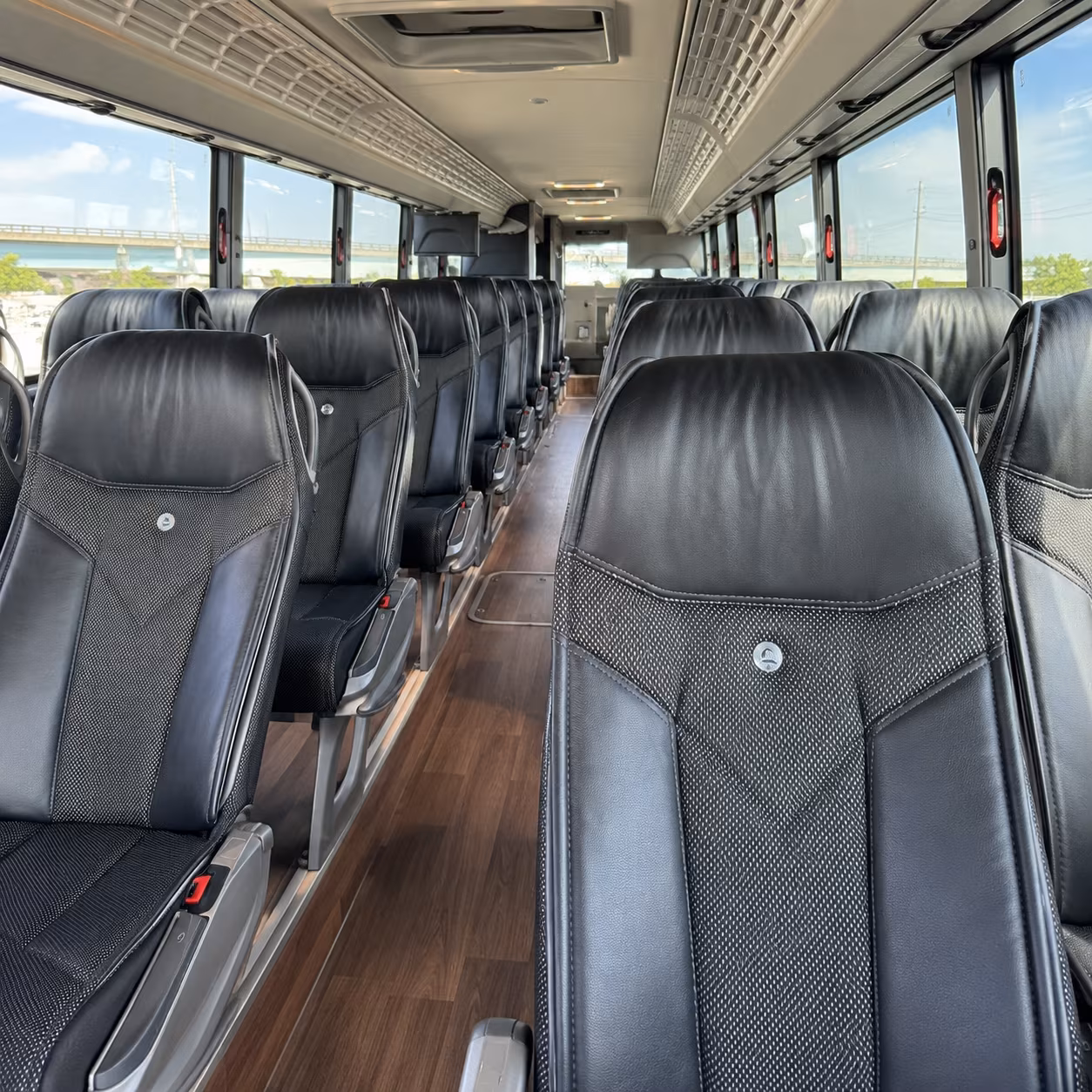 charter buses for thousand oaks college campus tour field trips
