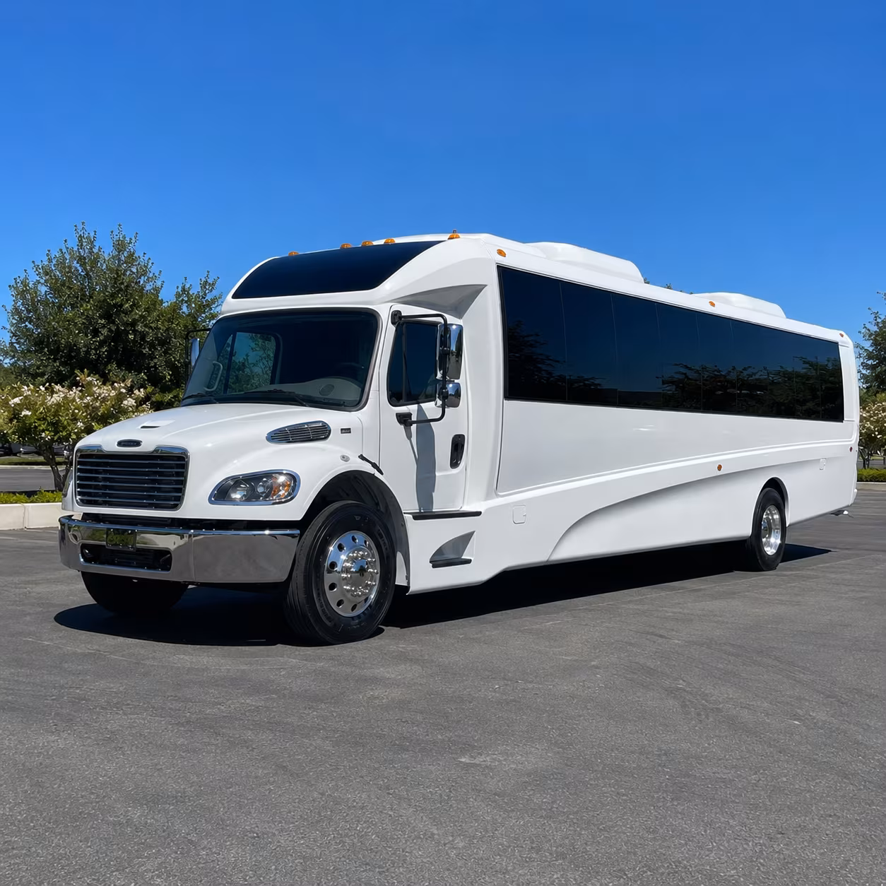 thousand oaks 25 passenger minibus