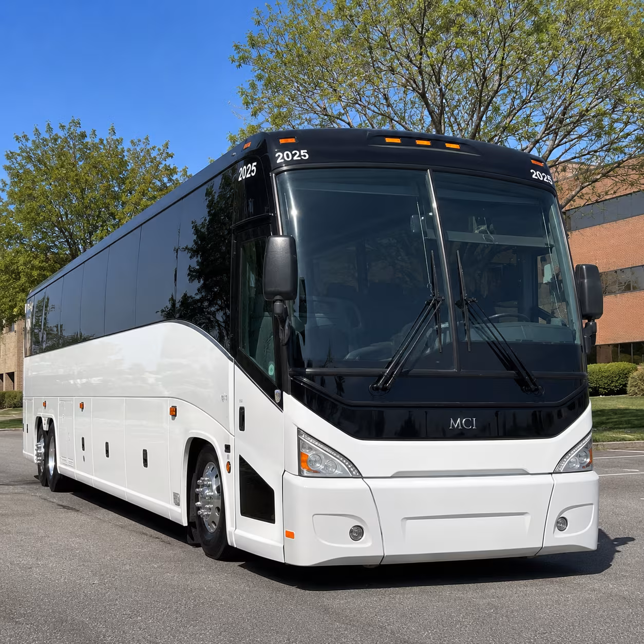 thousand oaks airport charter bus rental