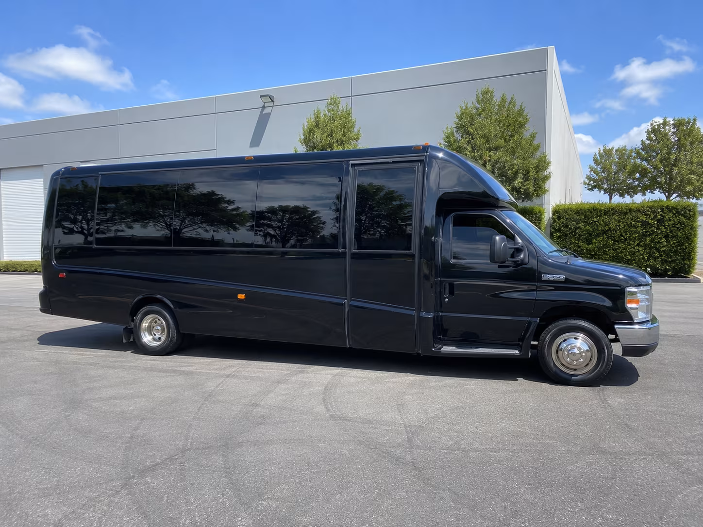 thousand oaks anniversary party bus rental