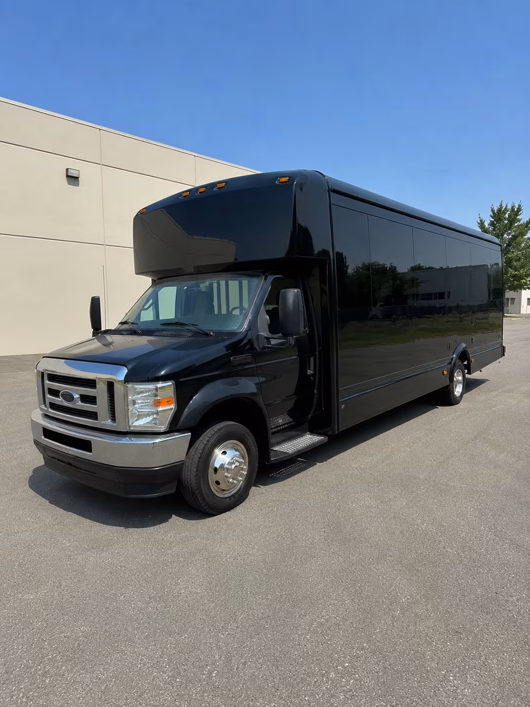 thousand oaks holiday party bus rental